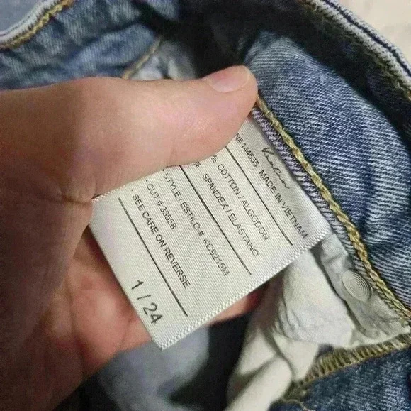 Kancan light wash distressed skinny jeans! - Picture 5 of 8